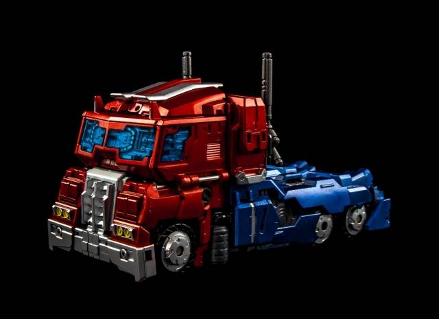 MTCD01P Striker Manus Premium Version | MakeToys | Cross Dimension