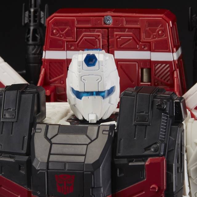WFC-S28 Jetfire Commander Class | Transformers Generations War for Cybertron Siege Chapter