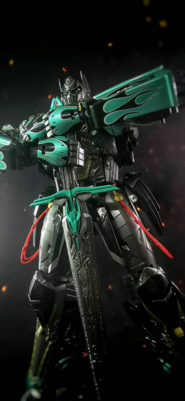 R-02B Challenger Black Version | Unique Toys
