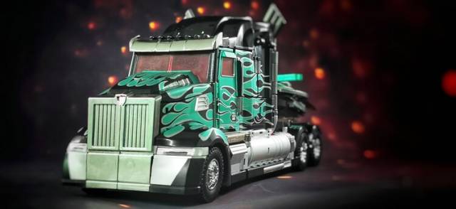 R-02B Challenger Black Version | Unique Toys