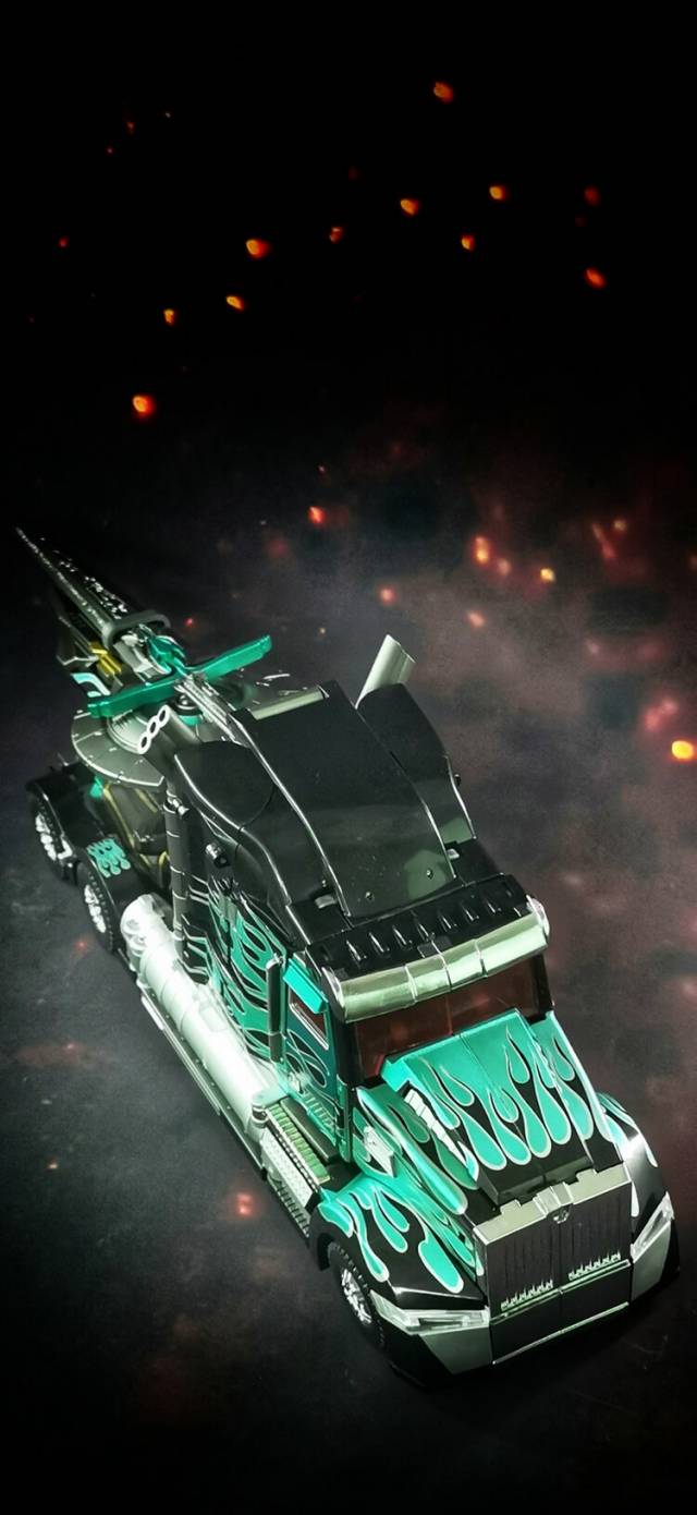 R-02B Challenger Black Version | Unique Toys
