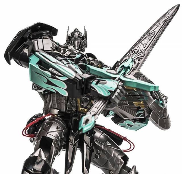 R-02B Challenger Black Version | Unique Toys