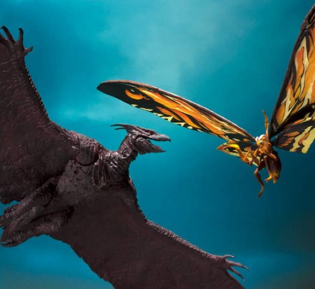 Mothra and Rodan Set S.H.MonsterArts | Bandai Tamashii Nations | Godzilla: King Of Monsters