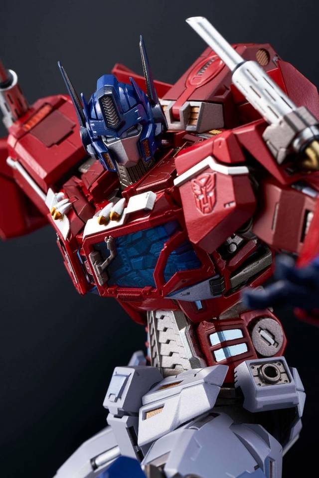 04 Optimus Prime | Transformers Kuro Kara Kuri | Flame Toys