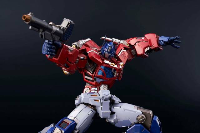 04 Optimus Prime | Transformers Kuro Kara Kuri | Flame Toys