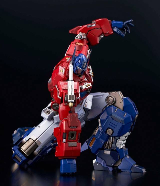 04 Optimus Prime | Transformers Kuro Kara Kuri | Flame Toys
