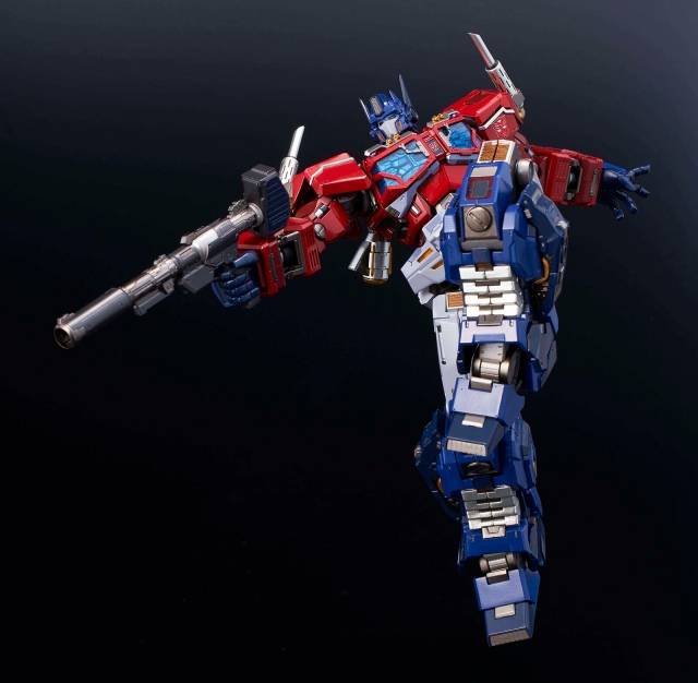 04 Optimus Prime | Transformers Kuro Kara Kuri | Flame Toys