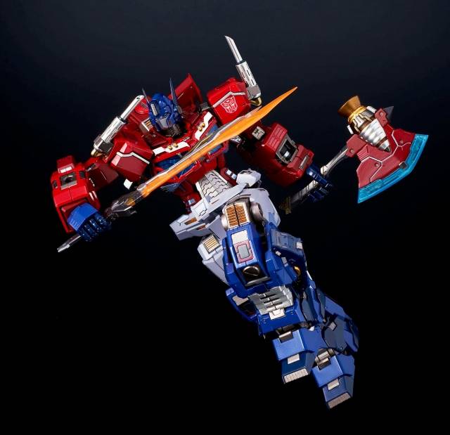 04 Optimus Prime | Transformers Kuro Kara Kuri | Flame Toys