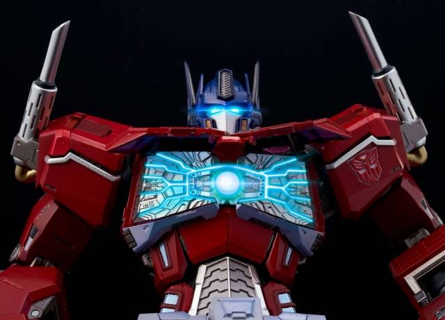 04 Optimus Prime | Transformers Kuro Kara Kuri | Flame Toys