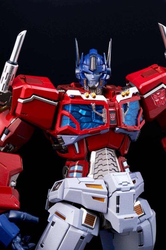 04 Optimus Prime | Transformers Kuro Kara Kuri | Flame Toys