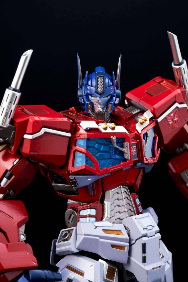 04 Optimus Prime | Transformers Kuro Kara Kuri | Flame Toys