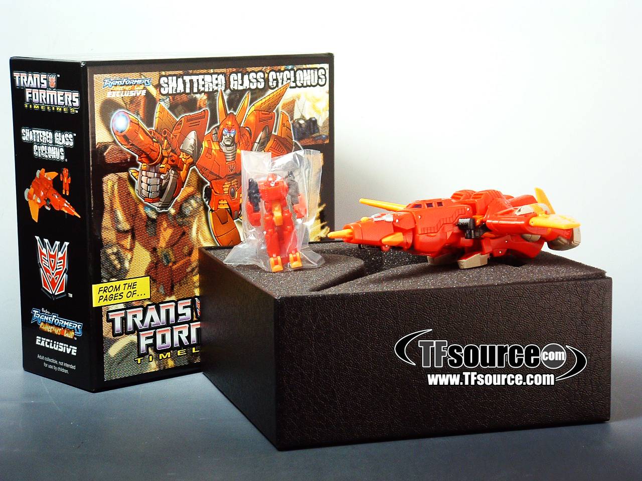 Cyclonus Shattered Glass Version | TFCC Transformers Collectors Club Exclusive