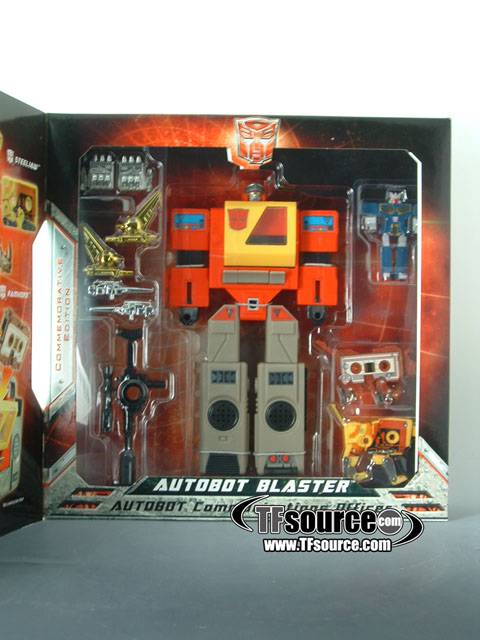Blaster and Cassettes SDCC Exclusive | Transformers G1 Reissues Universe