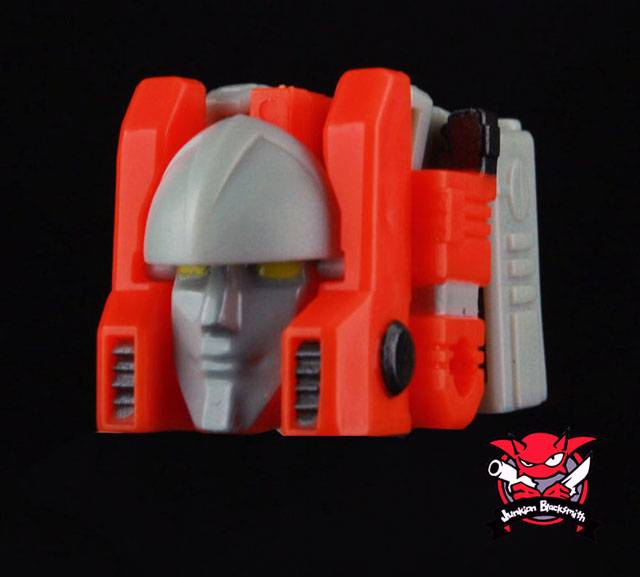 JB-04 Headmaster Broadcaster Junkion Blacksmith | Junkion Blacksmith