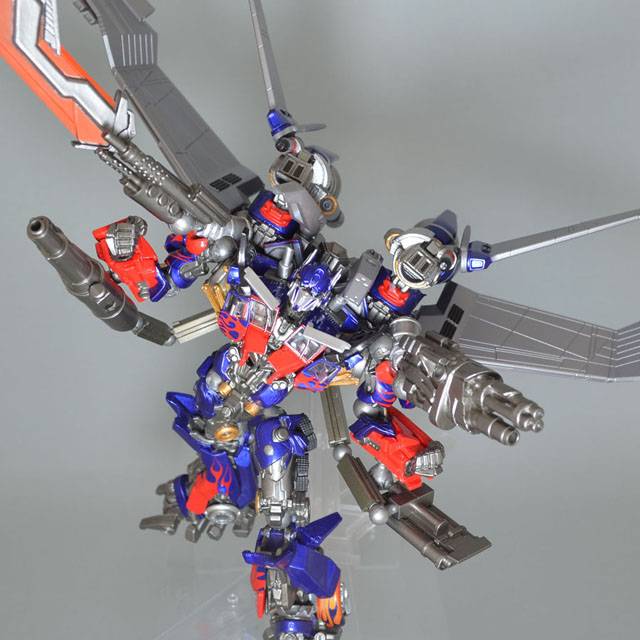 No.040 Optimus Prime DX | Transformers Dark of the Moon Revoltech Sci-fi