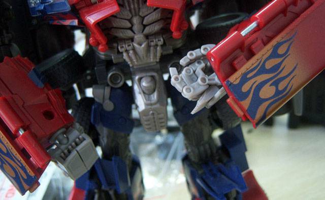 Smokestacks with Custom Hands | UFO Toys