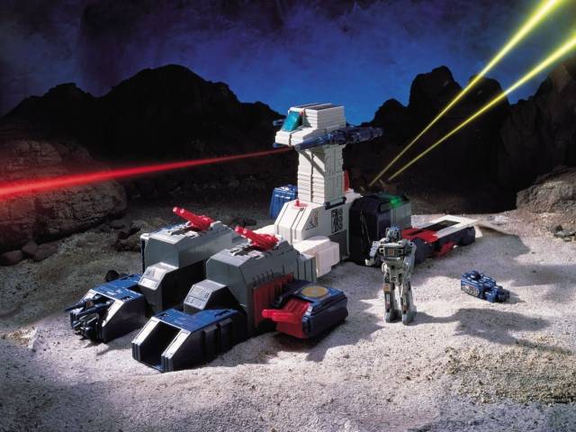 Transformers G1 23 Fortress Maximus | Transformers Encore G1 Reissues