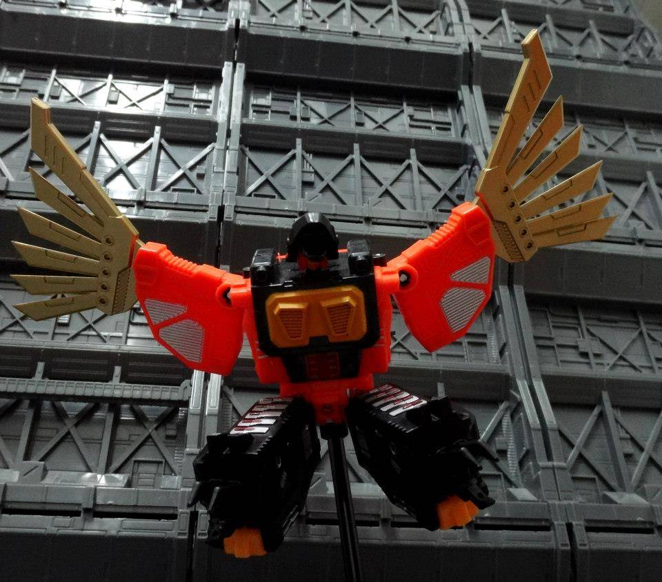 UT-W01 War Hawk | Unique Toys | War Lord