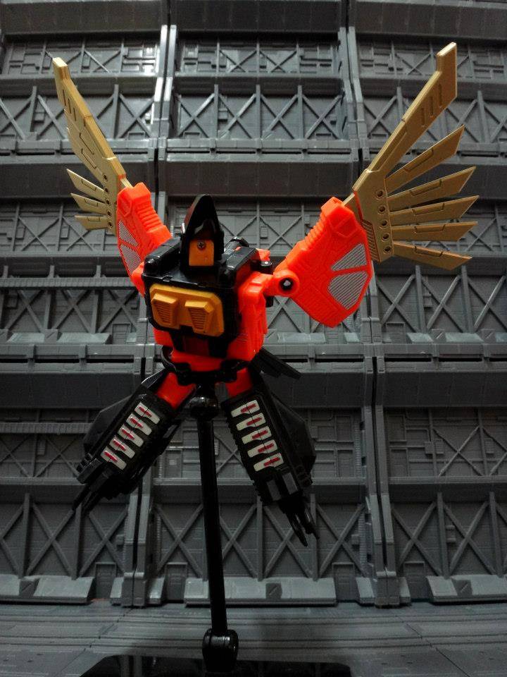 UT-W01 War Hawk | Unique Toys | War Lord