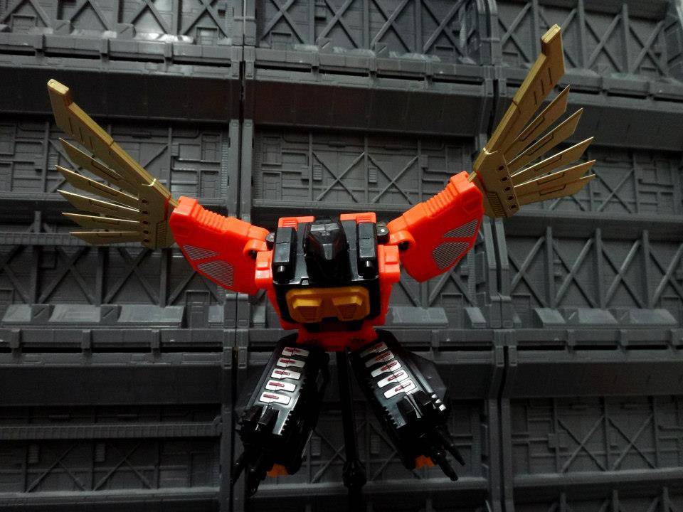 UT-W01 War Hawk | Unique Toys | War Lord