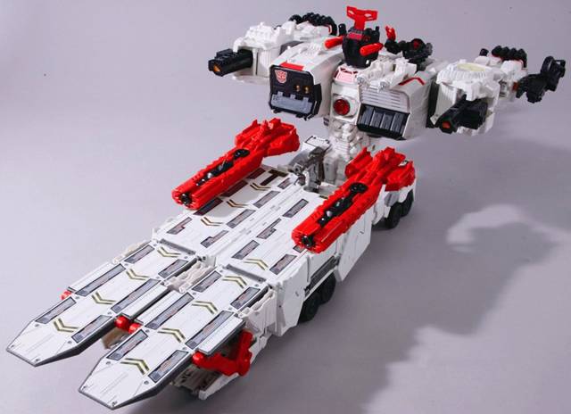 TG23 Metroplex Titan Class | Transformers Generations Fall of Cybertron