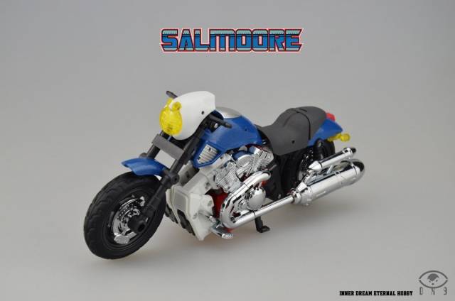 D01 Salmoore | Unique Toys
