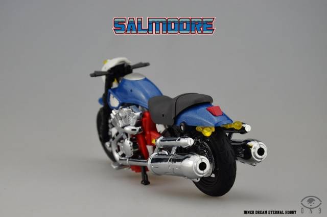 D01 Salmoore | Unique Toys