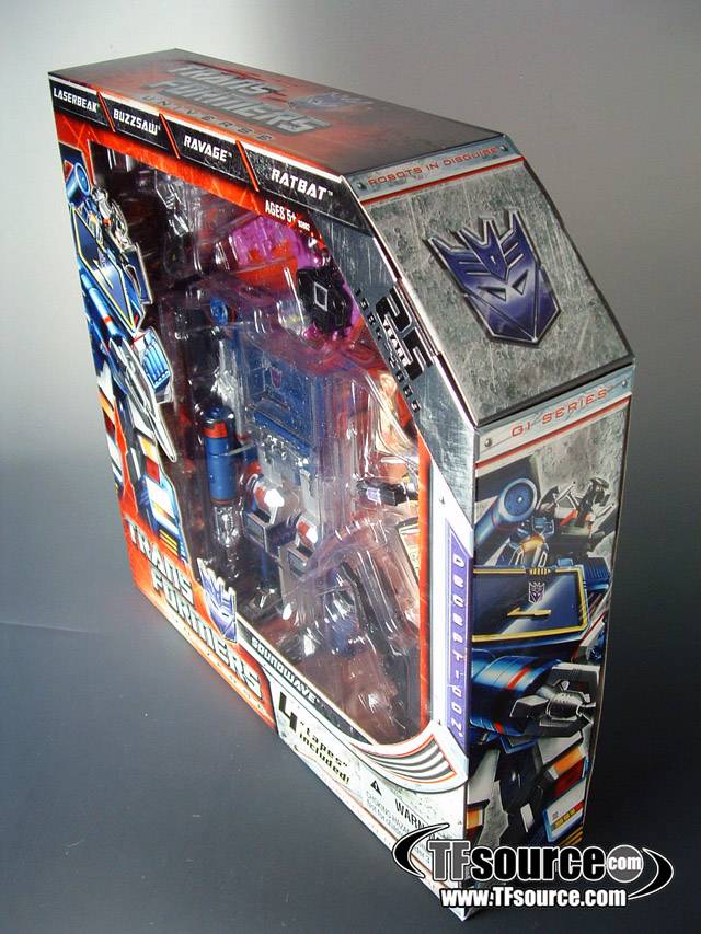Soundwave with 4 Cassettes SDCC Exclusive | Transformers G1 Reissues Universe