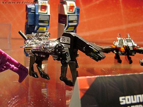 Soundwave with 4 Cassettes SDCC Exclusive | Transformers G1 Reissues Universe