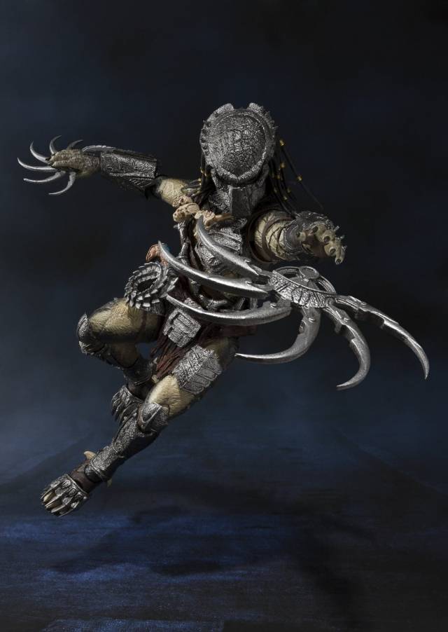 Predator Wolf Heavy Armed Version S.H.MonsterArts | Bandai Tamashii Nations | Alien Vs Predator