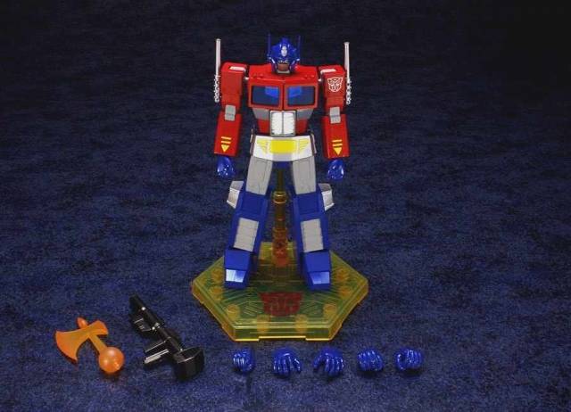 Cybertron Commander Optimus Prime EX Gohkin | Transformers