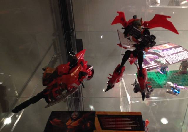 Alpha Trizer Apelinque and Flare Up Botcon Exclusive | Transformers Convention Botcon 2014