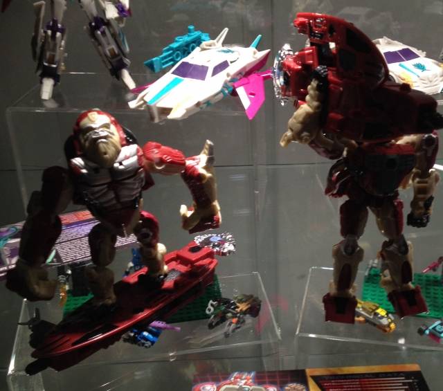 Alpha Trizer Apelinque and Flare Up Botcon Exclusive | Transformers Convention Botcon 2014