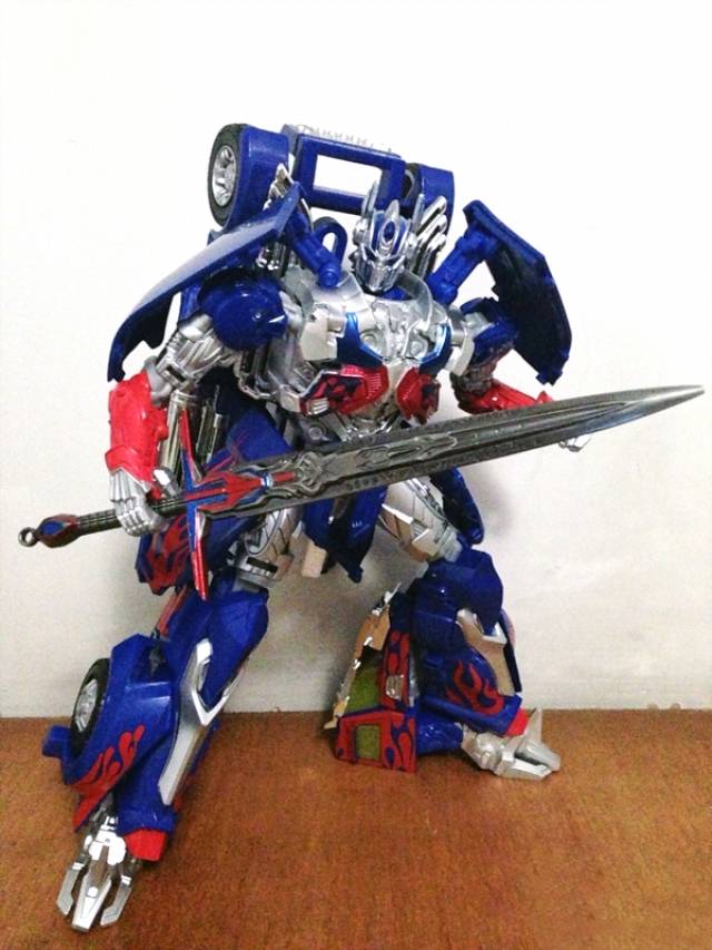 Sword of Judgement Key Chain | Transformers the Last Knight