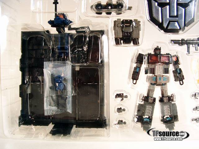 THS-02 Black Version Convoy e-hobby Exclusive | Transformers Hybrid Style