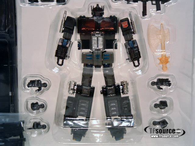 THS-02 Black Version Convoy e-hobby Exclusive | Transformers Hybrid Style