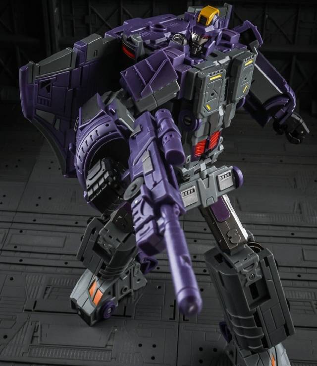 D05 Chigurh | DX9 Toys