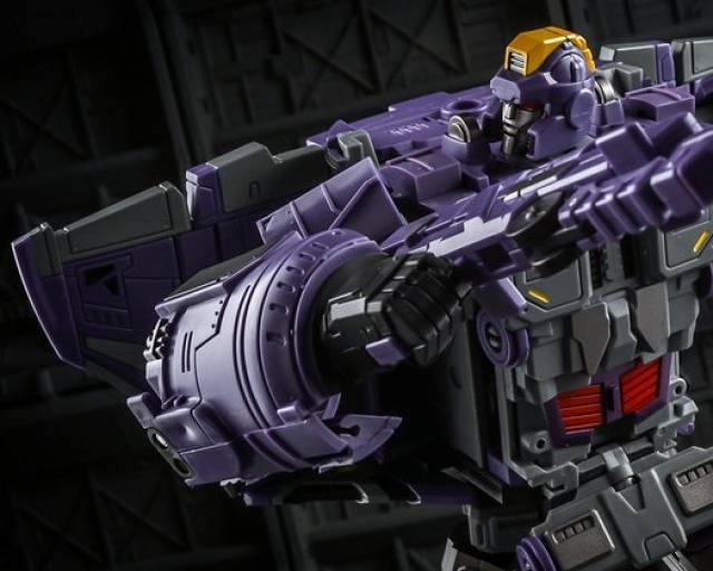 D05 Chigurh | DX9 Toys