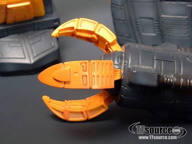 Omega Supreme Statue | Transformers Diamond Select