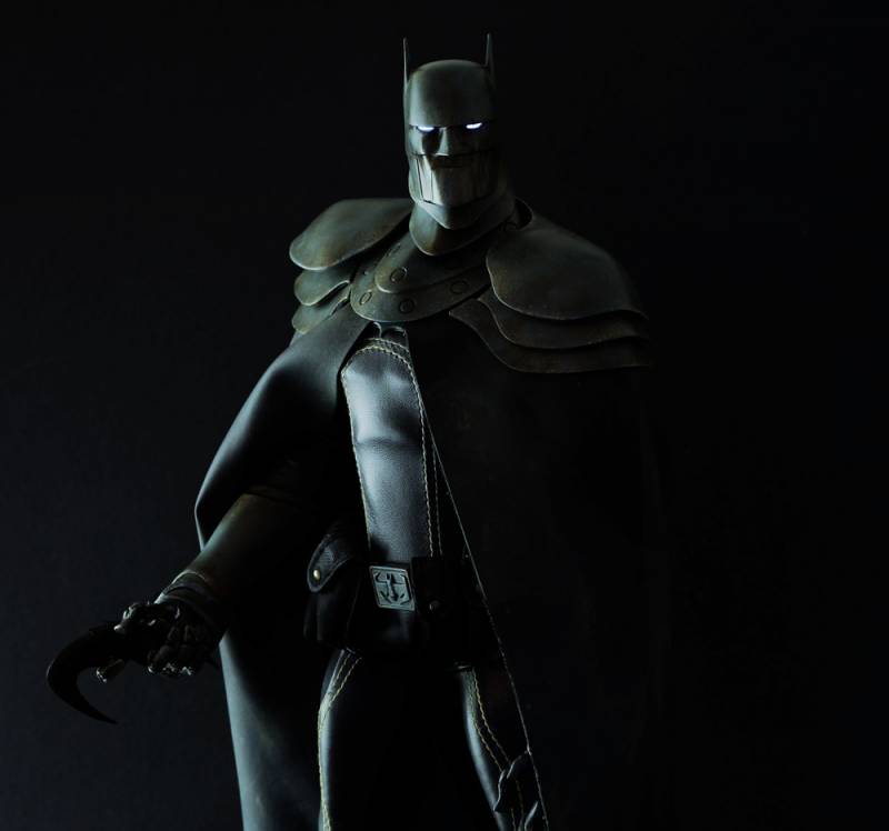 Batman Day Version 1:6 Scale Figure | Dc Comics | Threezero