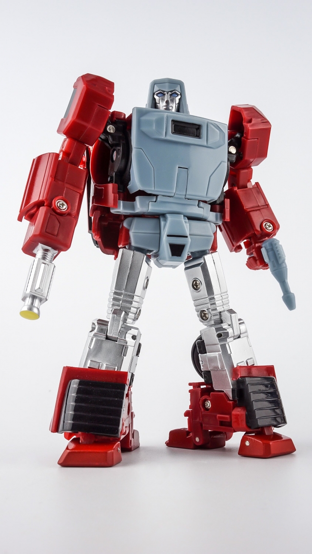 MM-6 Boost Toy Version | X-Transbots Master Mini