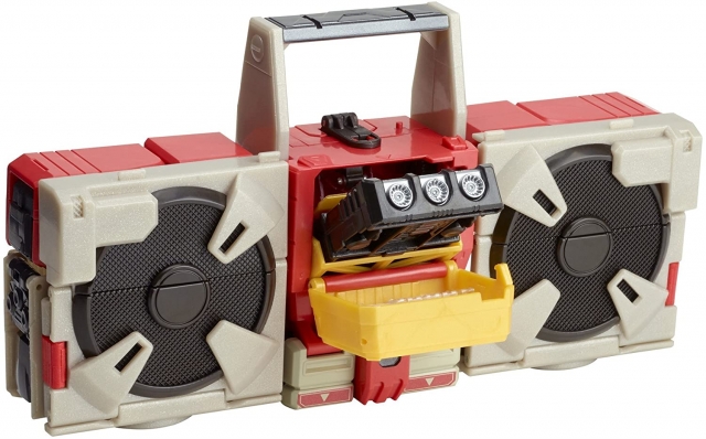 Blaster and Twin Cast Leader Class  | Transformers Generations Titans Return