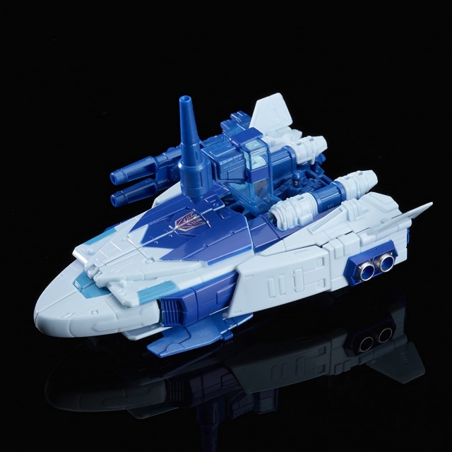 Scourge and Fracas Deluxe Class  | Transformers Generations Titans Return