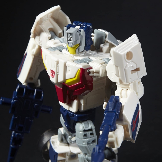 Breakaway with Throttle Deluxe Class  | Transformers Generations Titans Return