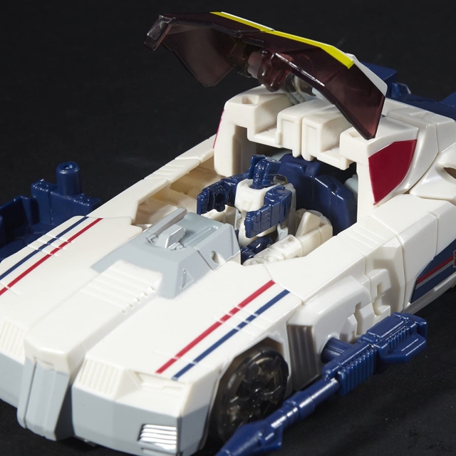 Breakaway with Throttle Deluxe Class  | Transformers Generations Titans Return