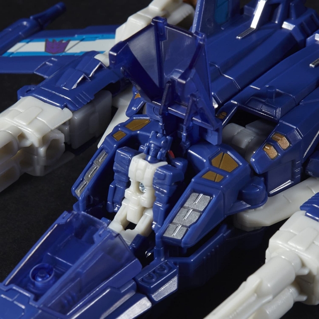 Triggerhappy and Blowpipe Deluxe Class  | Transformers Generations Titans Return