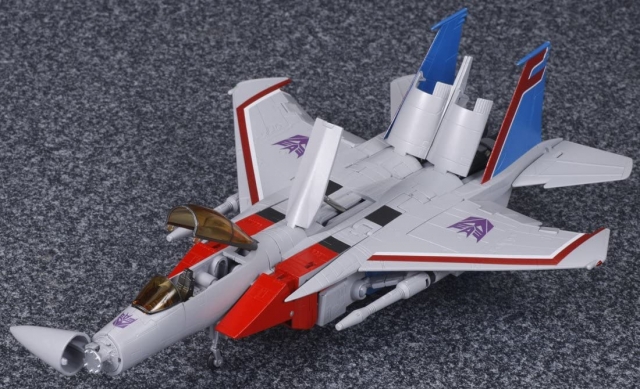 MP-11 Starscream with Coronation Crown and Cape Set | Transformers Masterpiece
