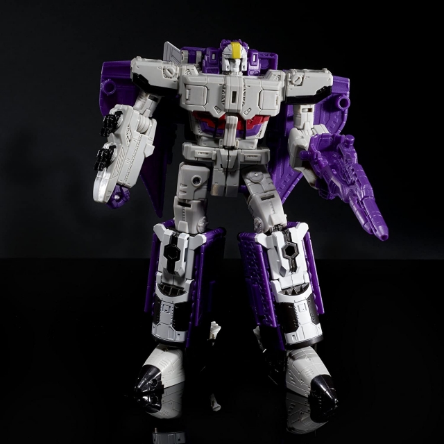 Astrotrain and Darkmoon Voyager Class  | Transformers Generations Titans Return