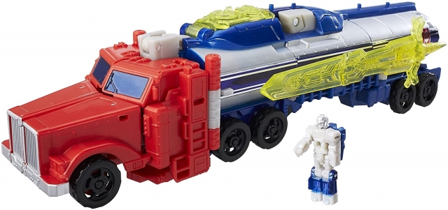 Optimus Prime and Diac Voyager Class  | Transformers Generations Titans Return