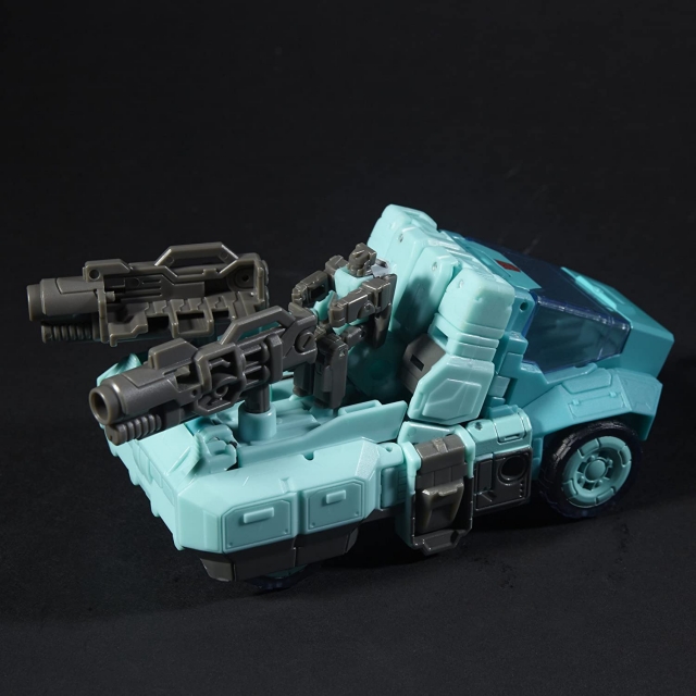 Autobot Sergeant Kup and Flintlock Deluxe Class  | Transformers Generations Titans Return